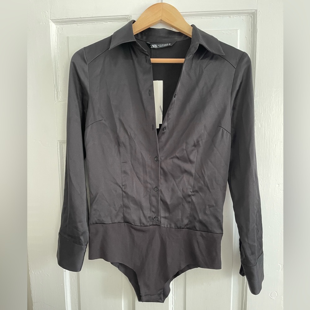 NWT✨ZARA Satin Shoulder Pad Button-down Bodysuit